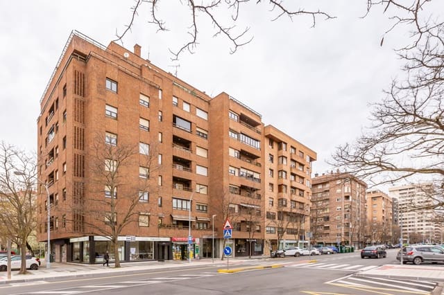 Garage for sale in Pamplona / Iruña - € 37,900 (Ref: 9151773)