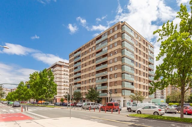 4 soveværelse Lejlighed til salg i Pamplona / Iruña med garage - € 359.000 (Ref: 9153784)