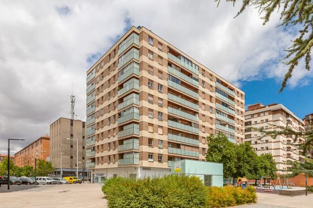4 soveværelse Lejlighed til salg i Pamplona / Iruña med garage - € 359.000 (Ref: 9153784)