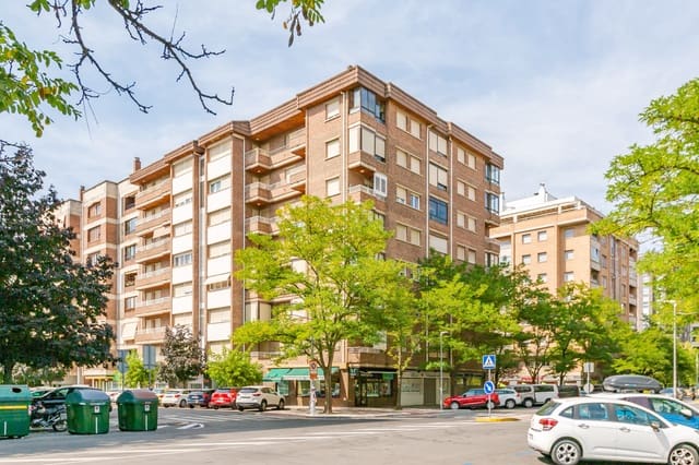 3 soveværelse Lejlighed til salg i Pamplona / Iruña med garage - € 365.000 (Ref: 9160866)
