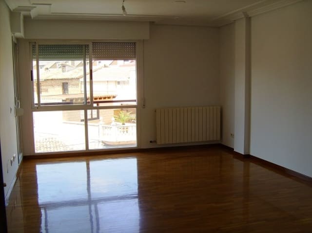 3 bedroom Flat for sale in Villamediana de Iregua - € 174,000 (Ref: 9162117)