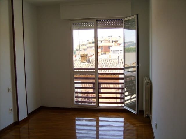 3 bedroom Flat for sale in Villamediana de Iregua - € 174,000 (Ref: 9162117)