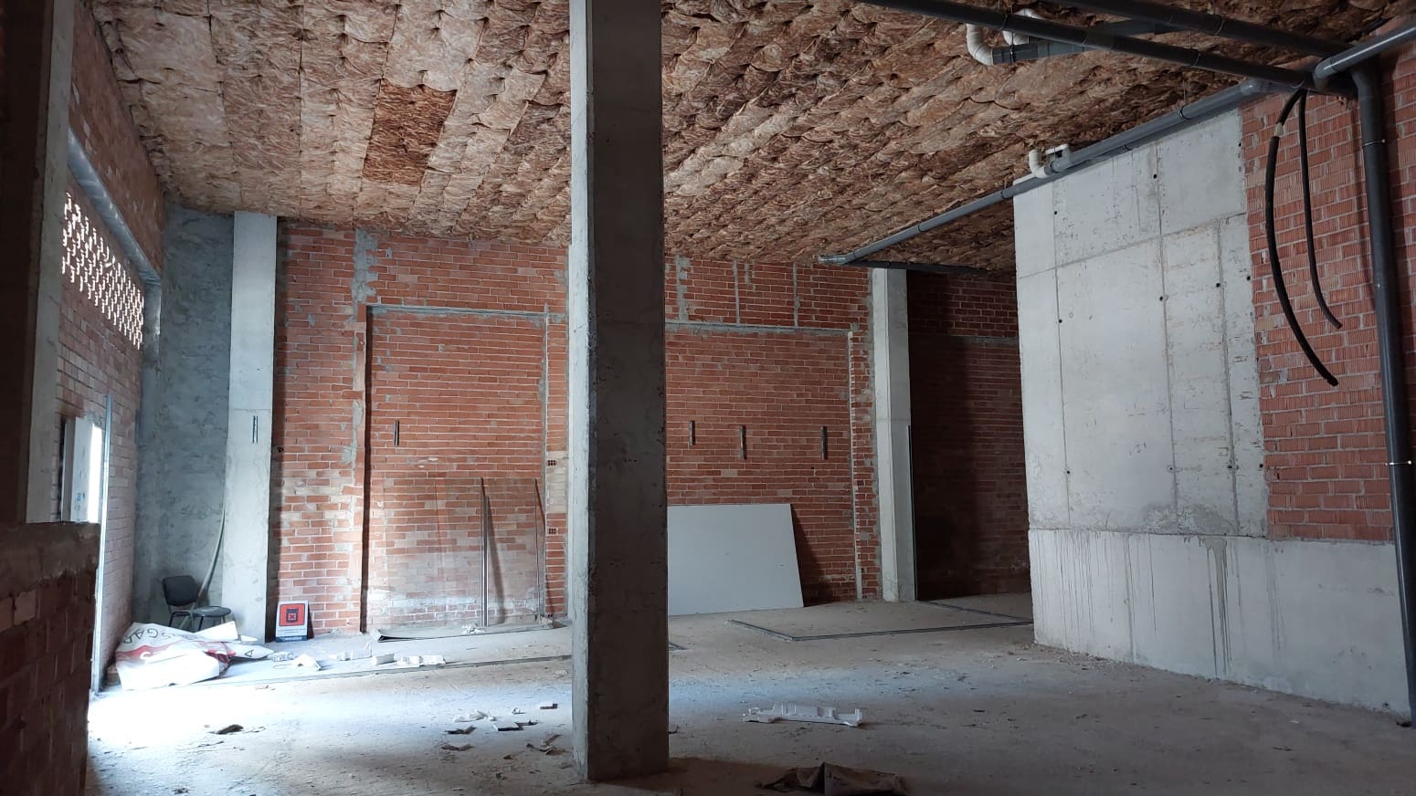 Commercial for rent in Pamplona / Iruna - € 900 (Ref: 9169426)