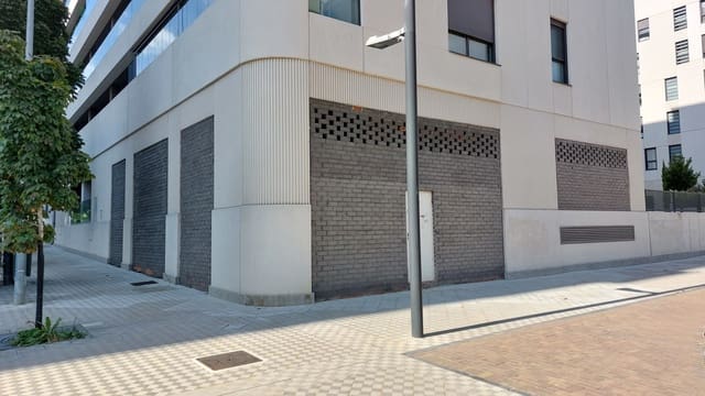 Commercial for rent in Pamplona / Iruña - € 900 (Ref: 9169426)