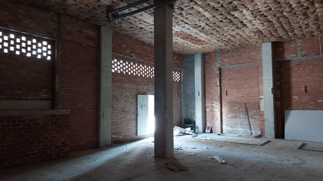 Commercial for rent in Pamplona / Iruña - € 900 (Ref: 9169426)