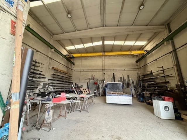 Commercial for sale in Orcoyen - € 249,000 (Ref: 9192151)