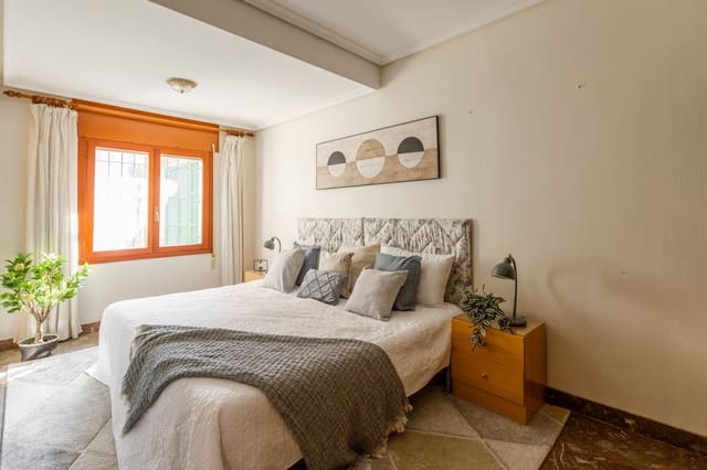 7 bedroom Villa for sale in Mélida with garage - € 185,000 (Ref: 9214918)