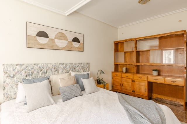 7 bedroom Villa for sale in Mélida with garage - € 185,000 (Ref: 9214918)