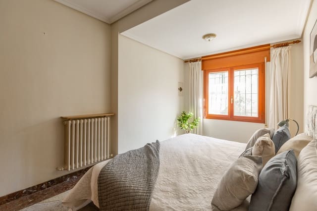 7 bedroom Villa for sale in Mélida with garage - € 185,000 (Ref: 9214918)