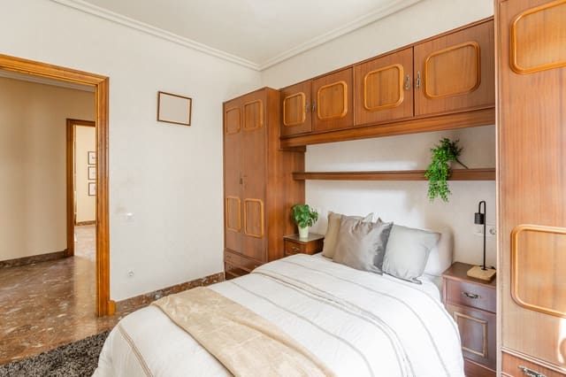 7 bedroom Villa for sale in Mélida with garage - € 185,000 (Ref: 9214918)