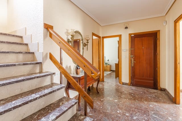 7 bedroom Villa for sale in Mélida with garage - € 185,000 (Ref: 9214918)