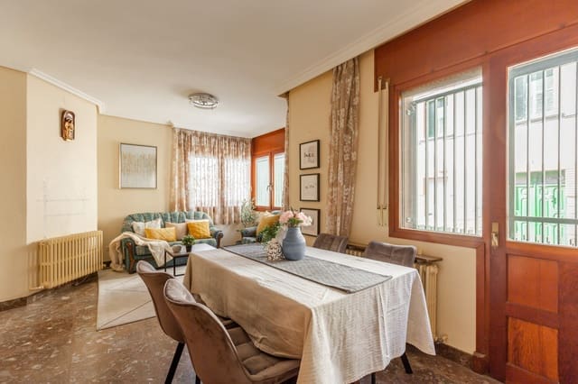 7 bedroom Villa for sale in Mélida with garage - € 185,000 (Ref: 9214918)