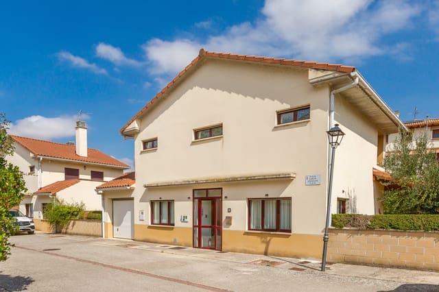 4 Zimmer Villa zu verkaufen in Enériz mit Garage - 365.000 € (Ref: 9236271)