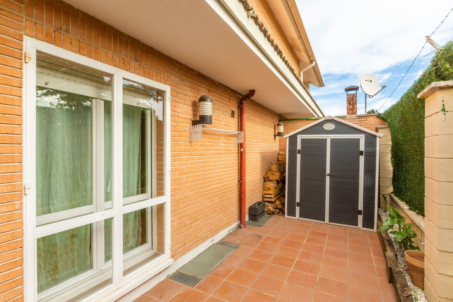 4 soveværelse Villa til salg i Egues med swimmingpool garage - € 569.000 (Ref: 9243037)