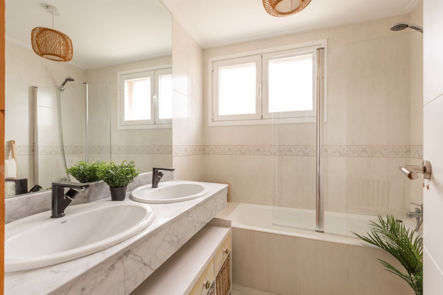 4 soveværelse Villa til salg i Egues med swimmingpool garage - € 569.000 (Ref: 9243037)