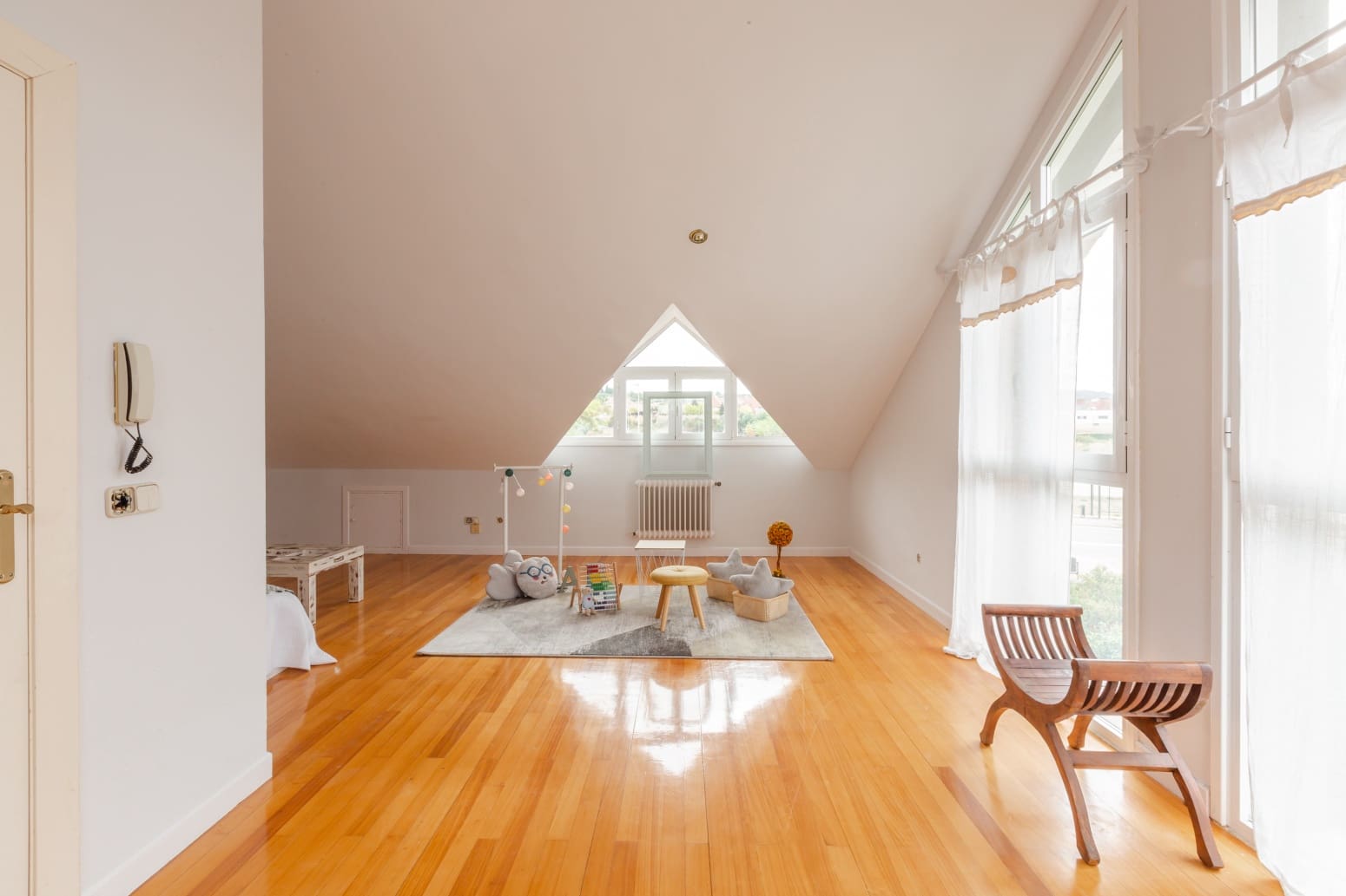 4 soveværelse Villa til salg i Egues med swimmingpool garage - € 569.000 (Ref: 9243037)