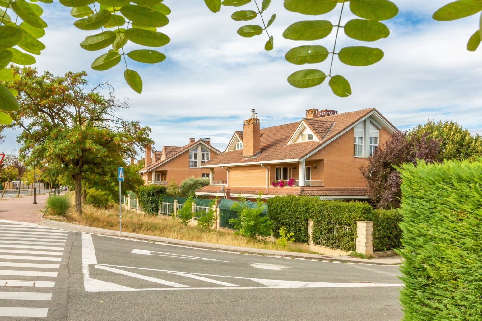 4 soveværelse Villa til salg i Egues med swimmingpool garage - € 569.000 (Ref: 9243037)