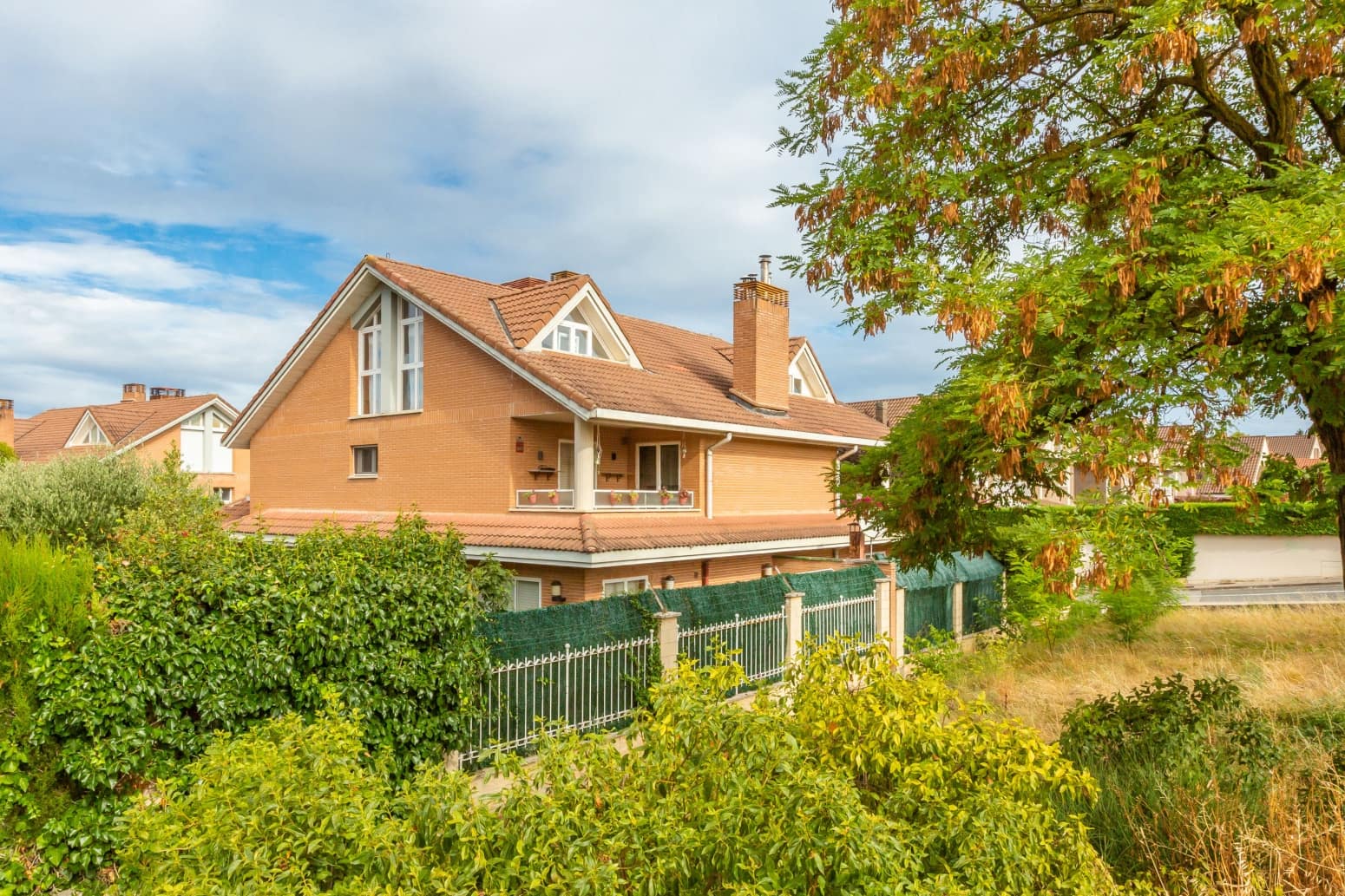 4 soveværelse Villa til salg i Egues med swimmingpool garage - € 569.000 (Ref: 9243037)