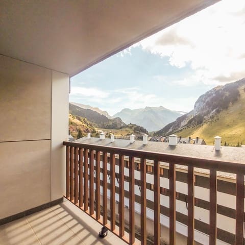 Piso de 2 habitaciones en Aisa en venta con garaje - 210.000 € (Ref: 9254826)