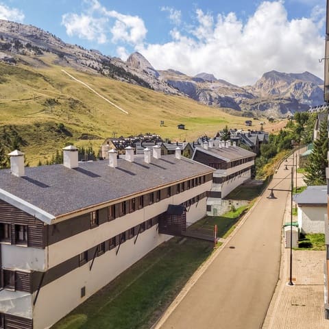 Piso de 2 habitaciones en Aisa en venta con garaje - 210.000 € (Ref: 9254826)