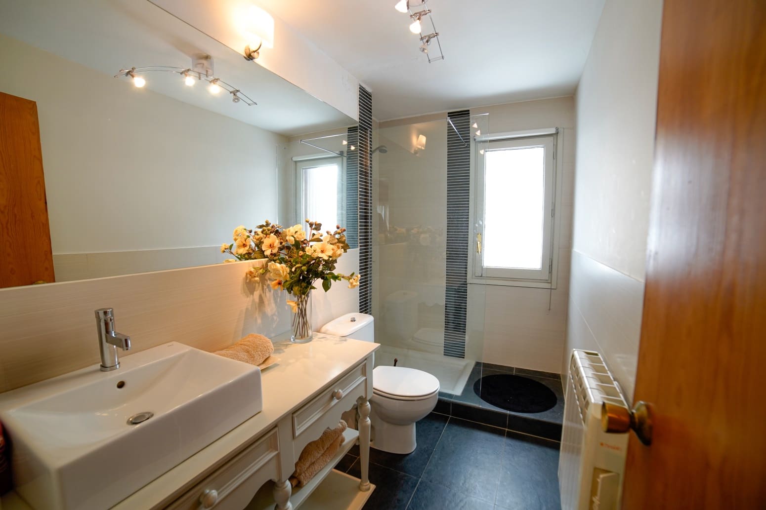 2 soveværelse Lejlighed til salg i Aisa med garage - € 199.500 (Ref: 9254826)