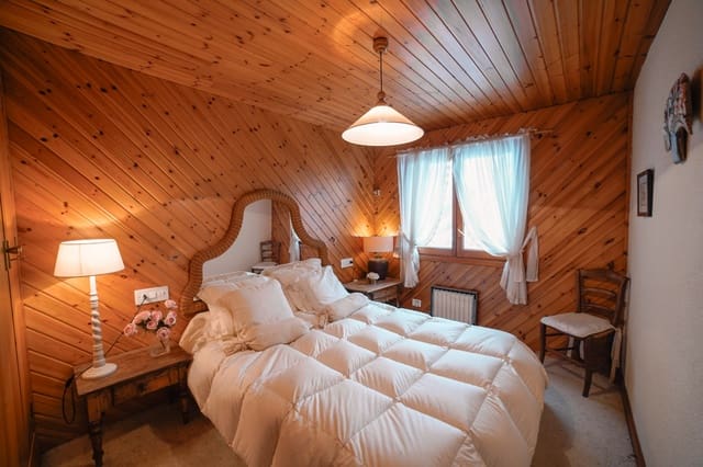 2 bedroom Flat for sale in Aisa with garage - € 199,500 (Ref: 9254826)