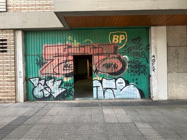 Erhverv til salg i Pamplona / Iruña - € 120.000 (Ref: 9264166)