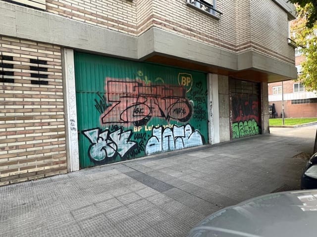 Erhverv til salg i Pamplona / Iruña - € 120.000 (Ref: 9264166)