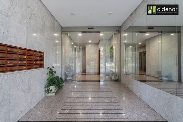 3 makuuhuone Asunto myytävänä paikassa Pamplona mukana 
autotalli - 369 000 € (Ref: 9272229)