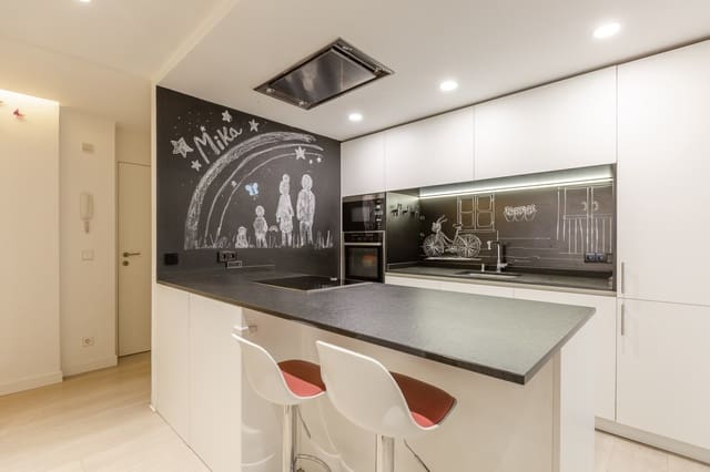 3 makuuhuone Asunto myytävänä paikassa Pamplona - 377 000 € (Ref: 9300753)