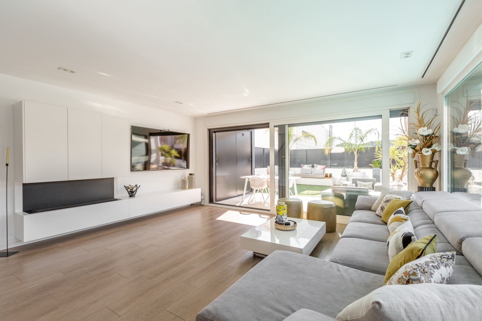 2 soveværelse Villa til salg i Tudela med swimmingpool - € 690.000 (Ref: 9310591)