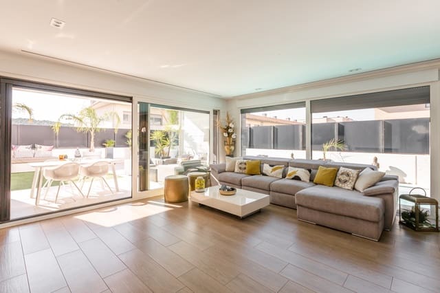 2 bedroom Villa for sale in Tudela with pool - € 690,000 (Ref: 9310591)