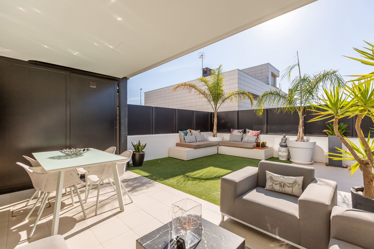 2 soveværelse Villa til salg i Tudela med swimmingpool - € 690.000 (Ref: 9310591)