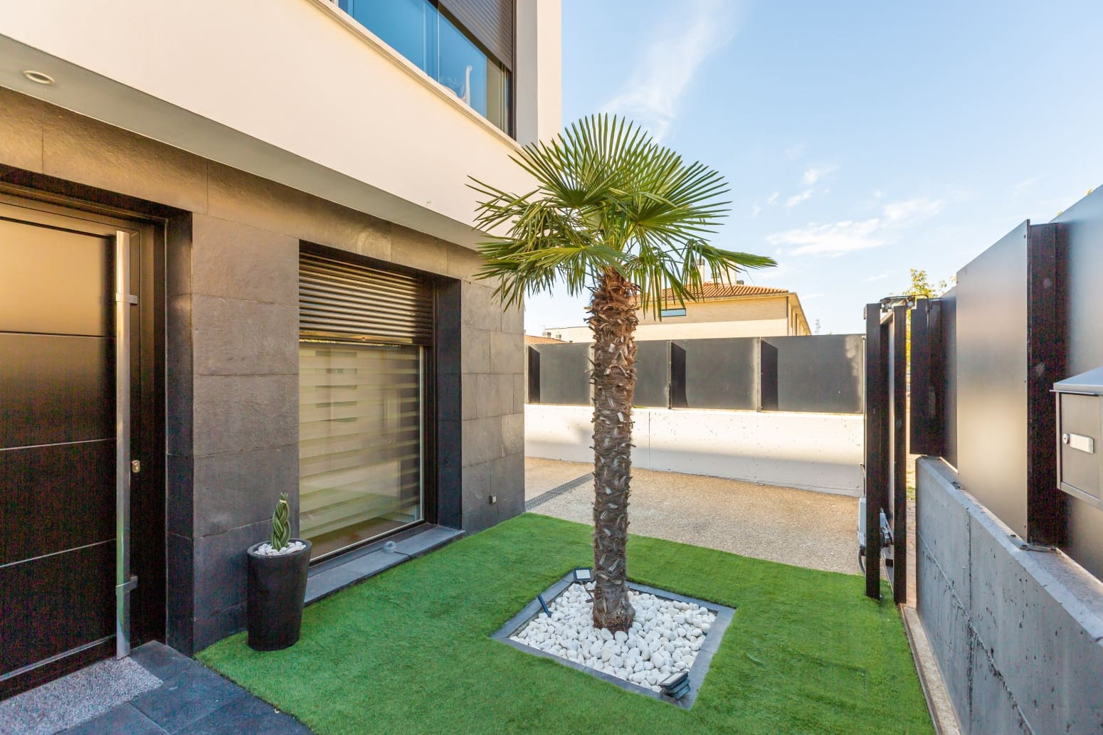 2 soveværelse Villa til salg i Tudela med swimmingpool - € 690.000 (Ref: 9310591)