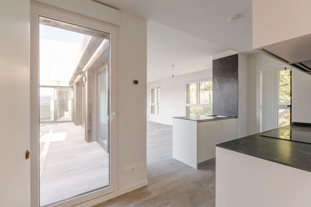 2 slaapkamer Flat te koop in Donostia-San Sebastián met garage - € 1.200.000 (Ref: 9321641)