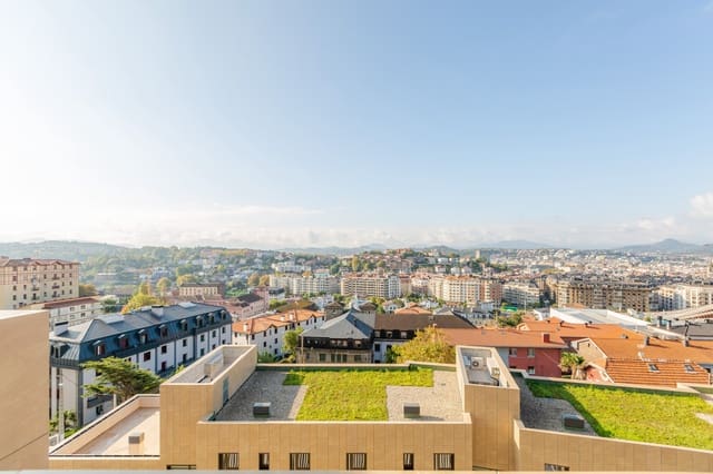 2 slaapkamer Flat te koop in Donostia-San Sebastián met garage - € 1.200.000 (Ref: 9321641)