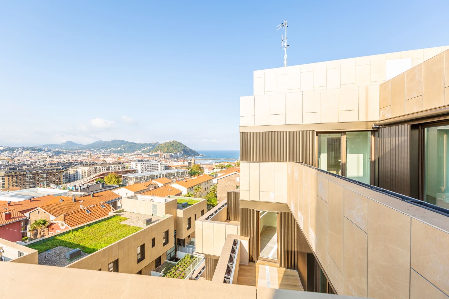 2 soverom Leilighet til salgs i Donostia-San Sebastian med garasje - € 1 200 000 (Ref: 9321641)