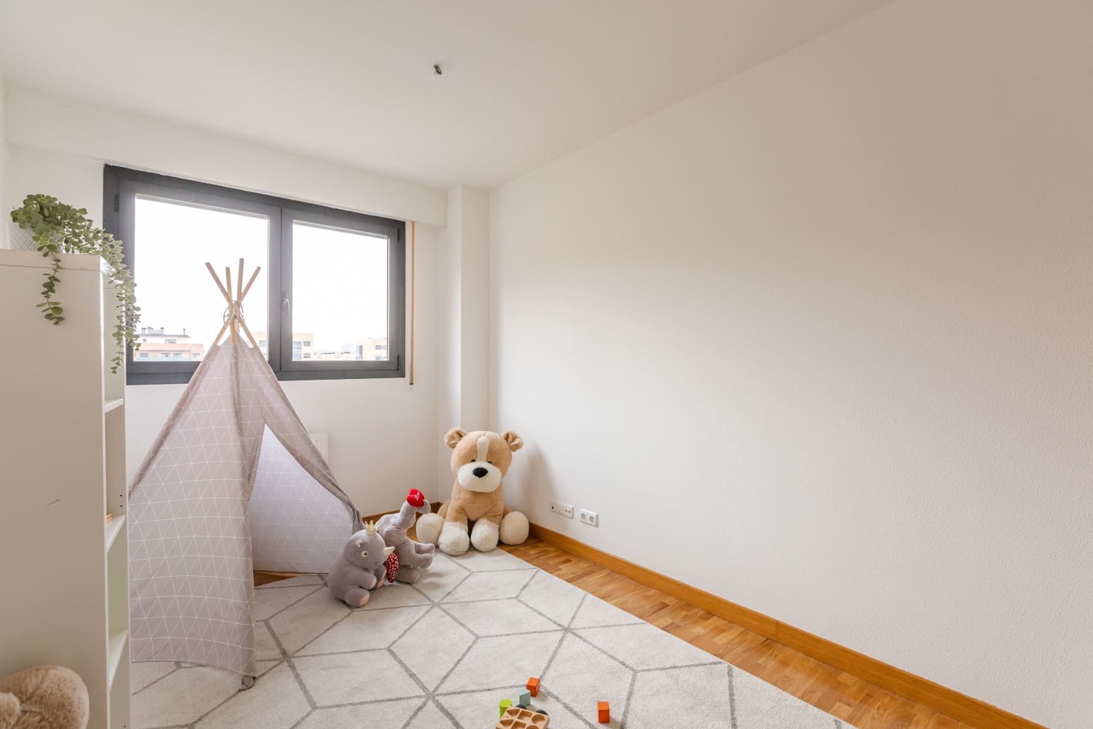 3 soveværelse Lejlighed til salg i Pamplona / Iruna med garage - € 289.000 (Ref: 9321642)