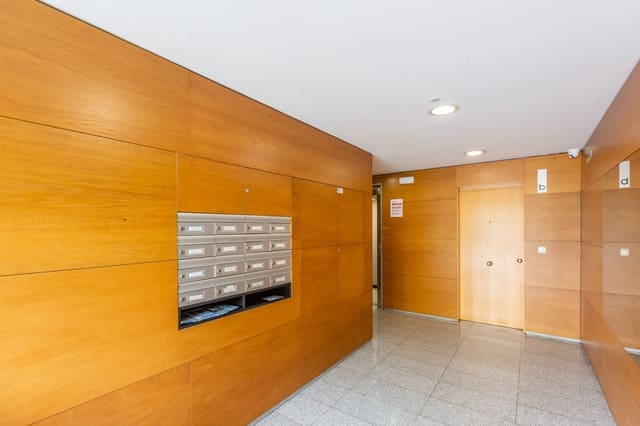 3 soveværelse Lejlighed til salg i Pamplona / Iruña med garage - € 289.000 (Ref: 9321642)