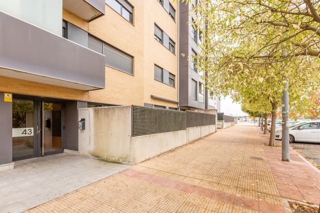 3 soveværelse Lejlighed til salg i Pamplona / Iruña med garage - € 289.000 (Ref: 9321642)