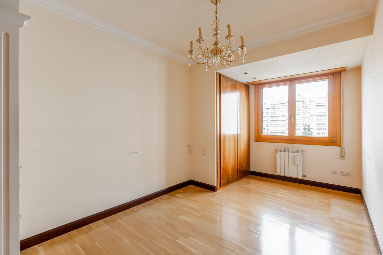 4 bedroom Flat for sale in Pamplona / Iruna with garage - € 520,000 (Ref: 9340861)