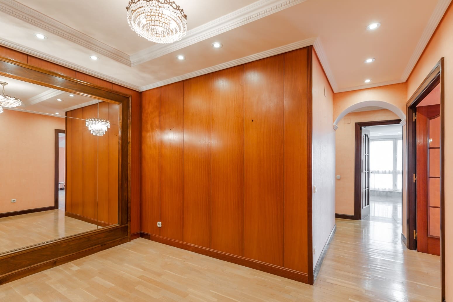 4 bedroom Flat for sale in Pamplona / Iruna with garage - € 520,000 (Ref: 9340861)