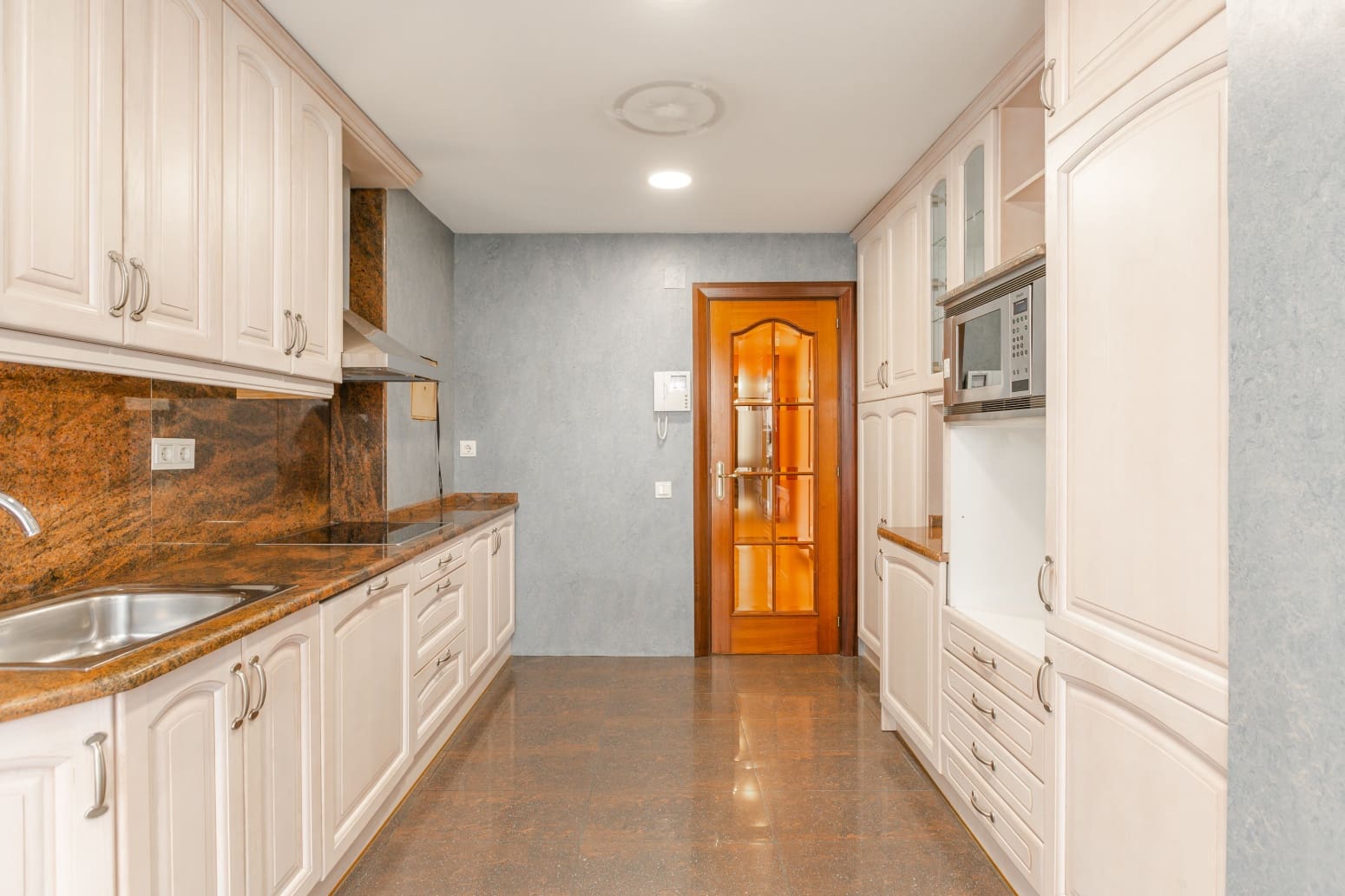 4 bedroom Flat for sale in Pamplona / Iruna with garage - € 520,000 (Ref: 9340861)