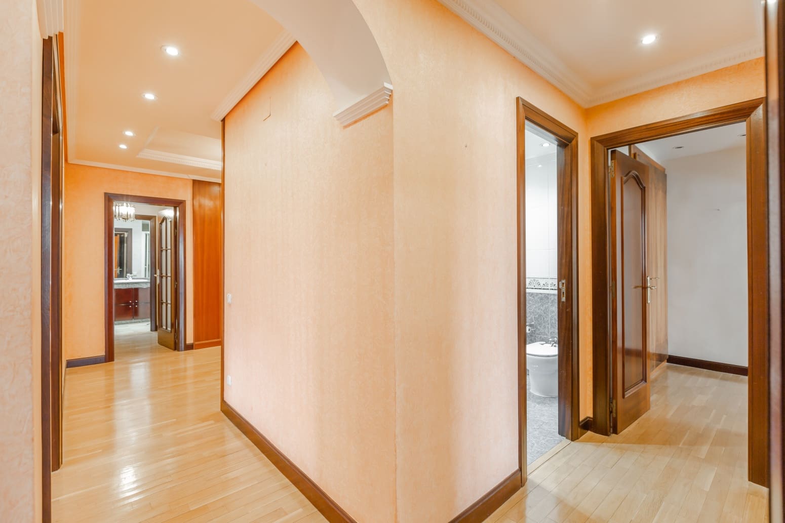 4 bedroom Flat for sale in Pamplona / Iruna with garage - € 520,000 (Ref: 9340861)