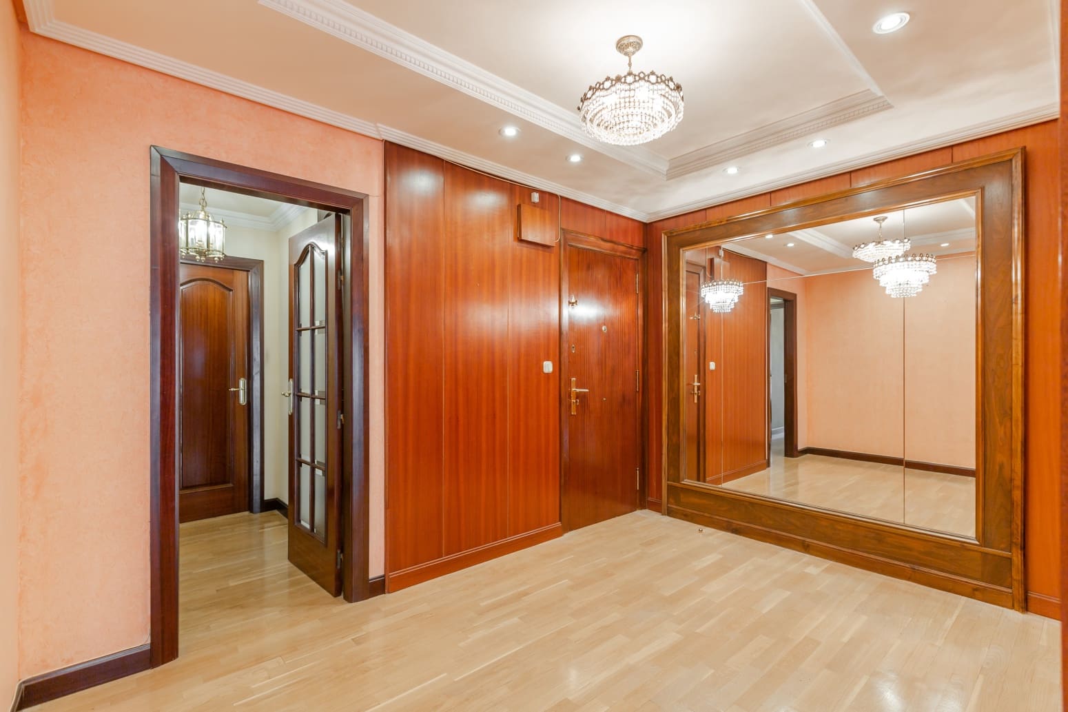 4 bedroom Flat for sale in Pamplona / Iruna with garage - € 520,000 (Ref: 9340861)