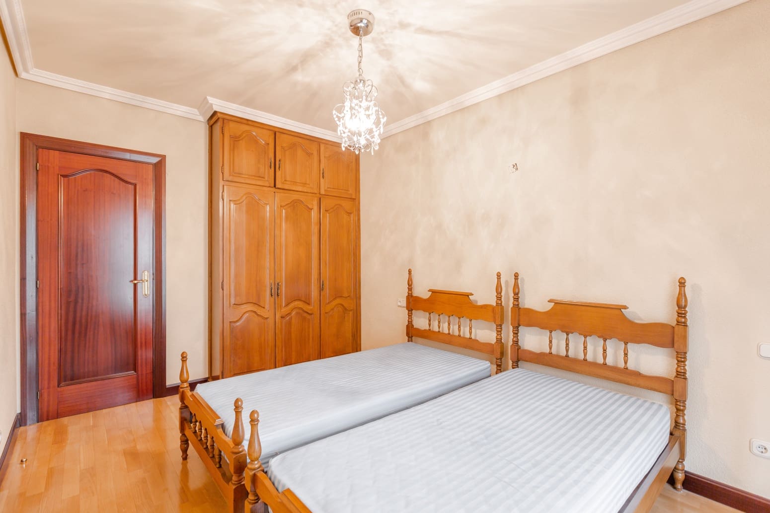 4 bedroom Flat for sale in Pamplona / Iruna with garage - € 520,000 (Ref: 9340861)