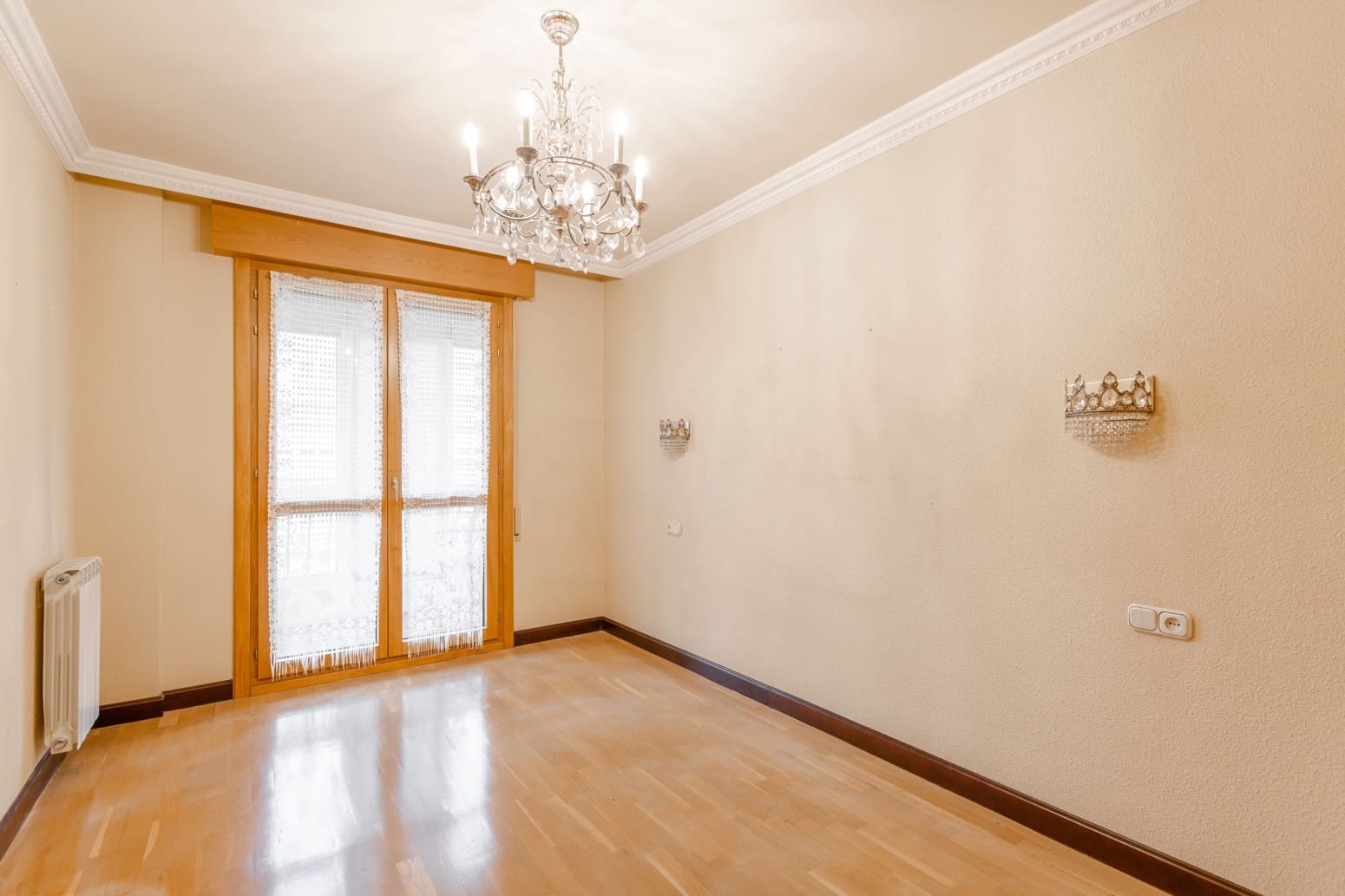 4 bedroom Flat for sale in Pamplona / Iruna with garage - € 520,000 (Ref: 9340861)