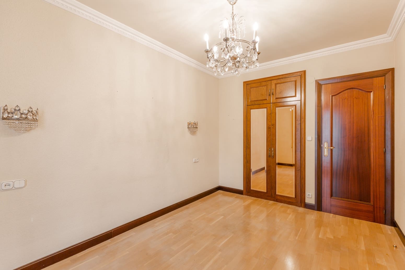 4 bedroom Flat for sale in Pamplona / Iruna with garage - € 520,000 (Ref: 9340861)