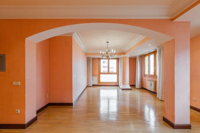 4 soveværelse Lejlighed til salg i Pamplona / Iruña med garage - € 520.000 (Ref: 9340861)