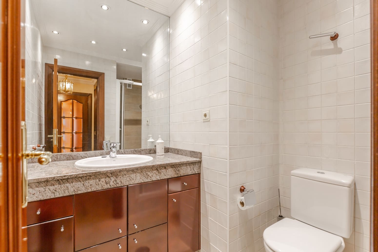 4 bedroom Flat for sale in Pamplona / Iruna with garage - € 520,000 (Ref: 9340861)